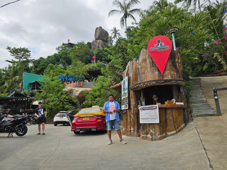 Box office and parking at Overlap Stone 1