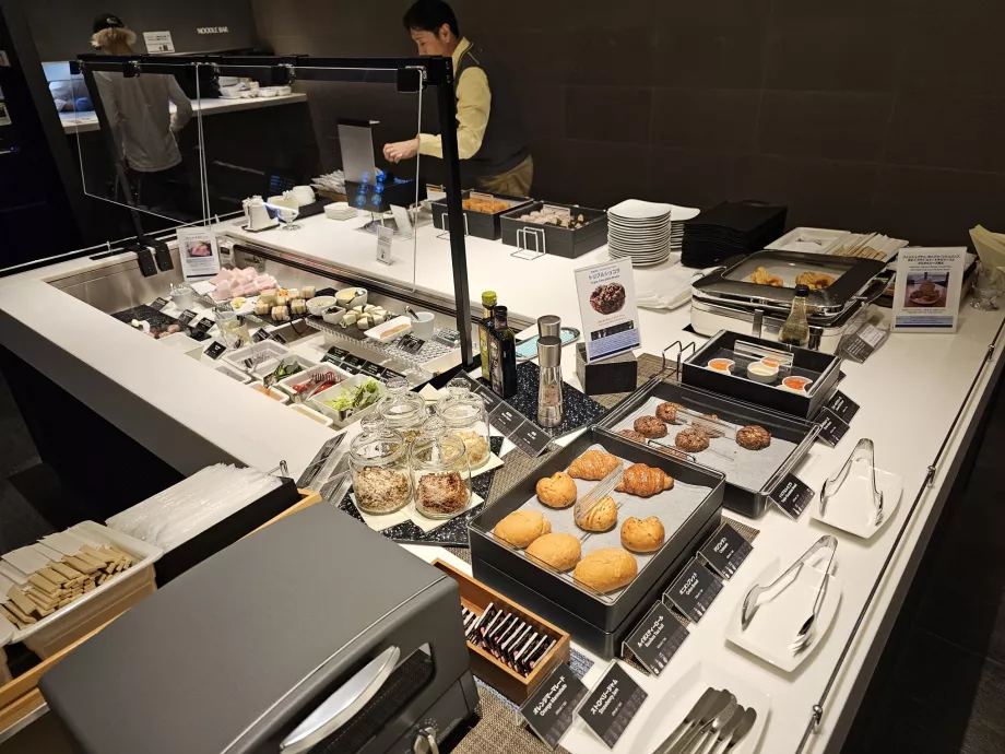 Refreshments at the buffet bar