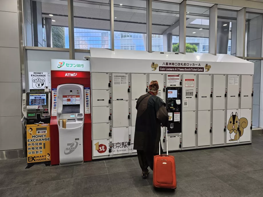 Lockers for luggage storage