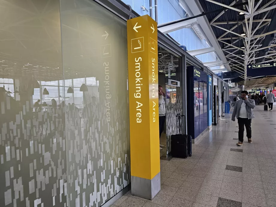 Smoking rooms in the transit zone