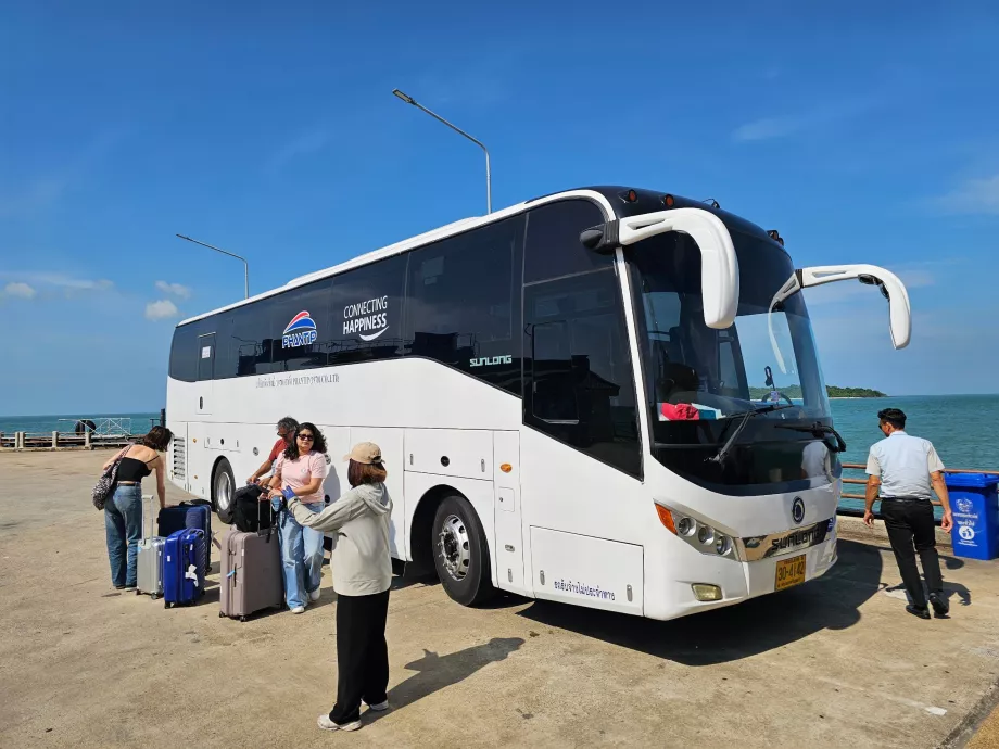 Bus from Surat Thani Airport to Donsak Port