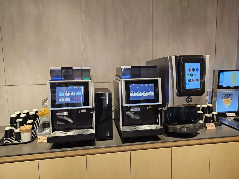 Share Lounge, coffee machines