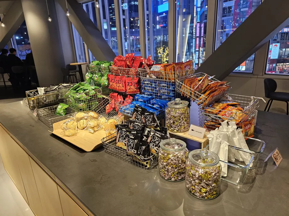 Share Lounge, refreshments