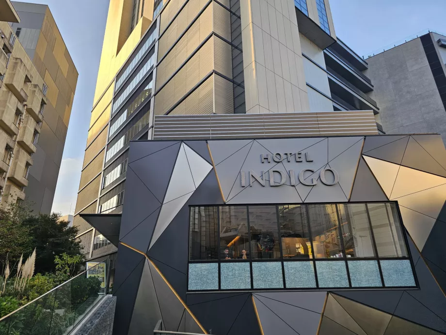Hotel Indigo, main entrance