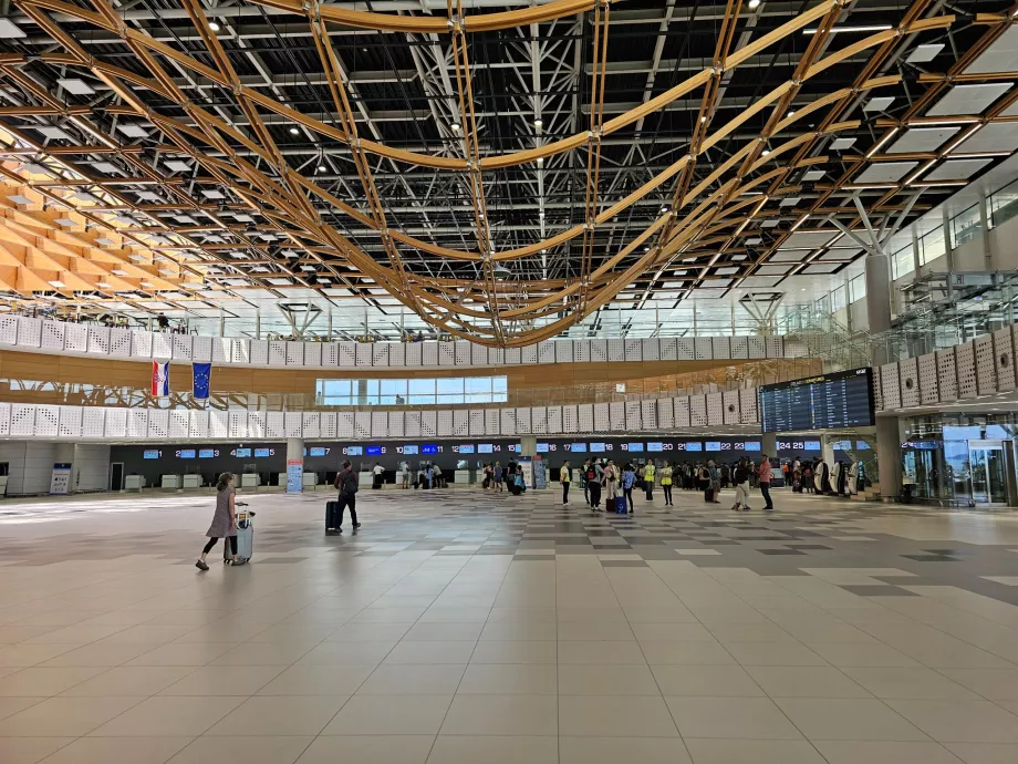 Check-in counters, Split airport