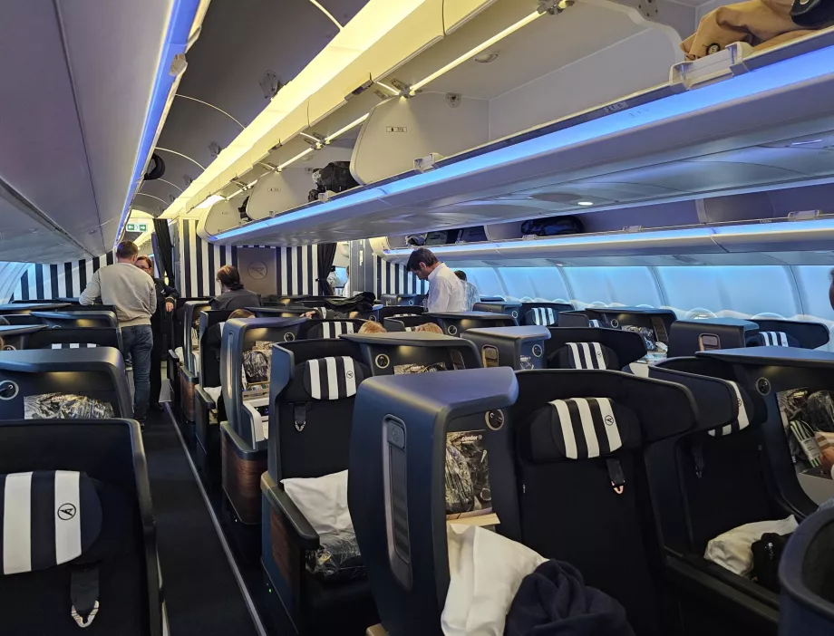 Business class cabin