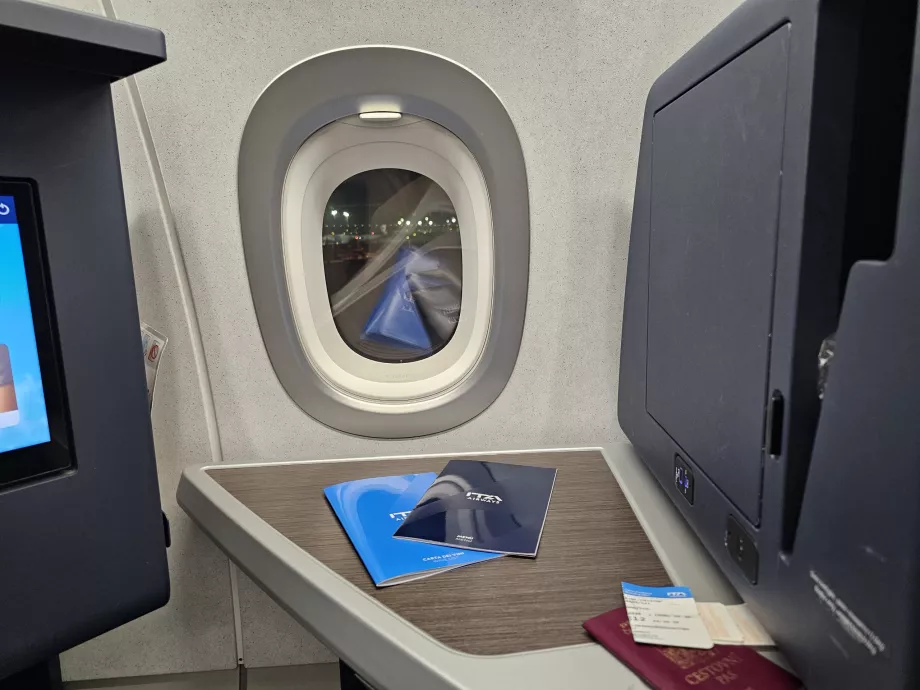 Table and closed storage area with mirror