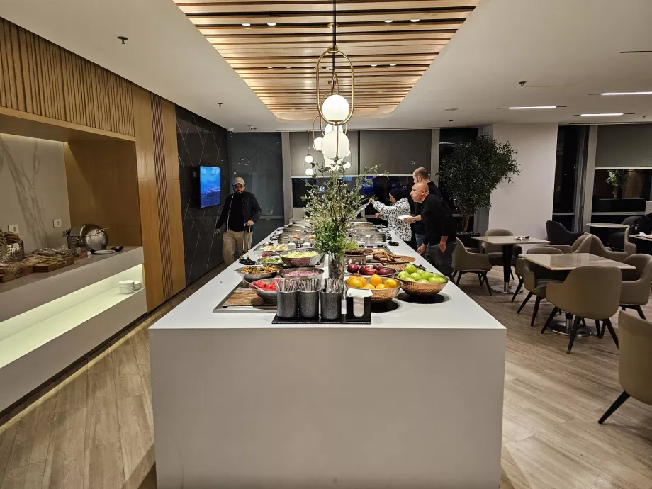 Ahlein Lounge, food counter