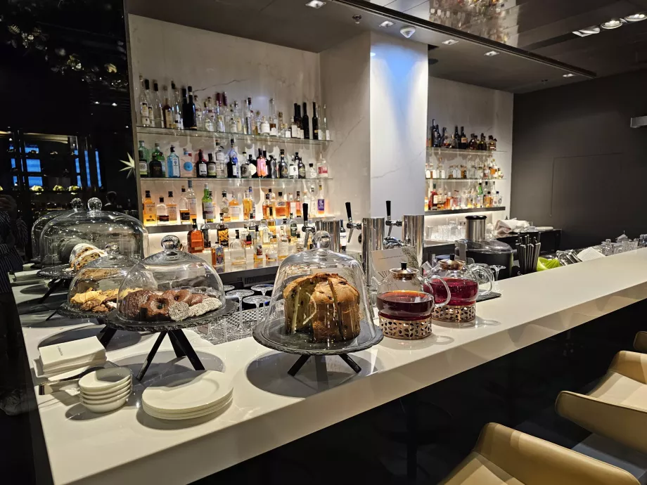 First Class Lounge (Main Terminal) - bar