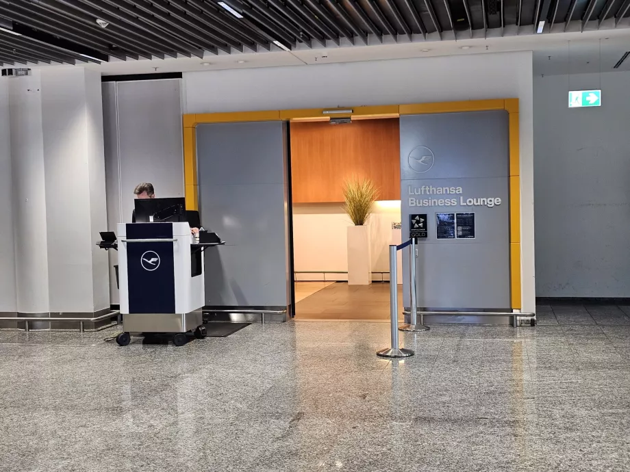 Entrance to the lounge