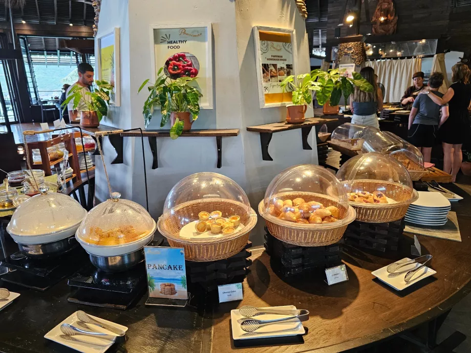 Breakfast: sweet pastries