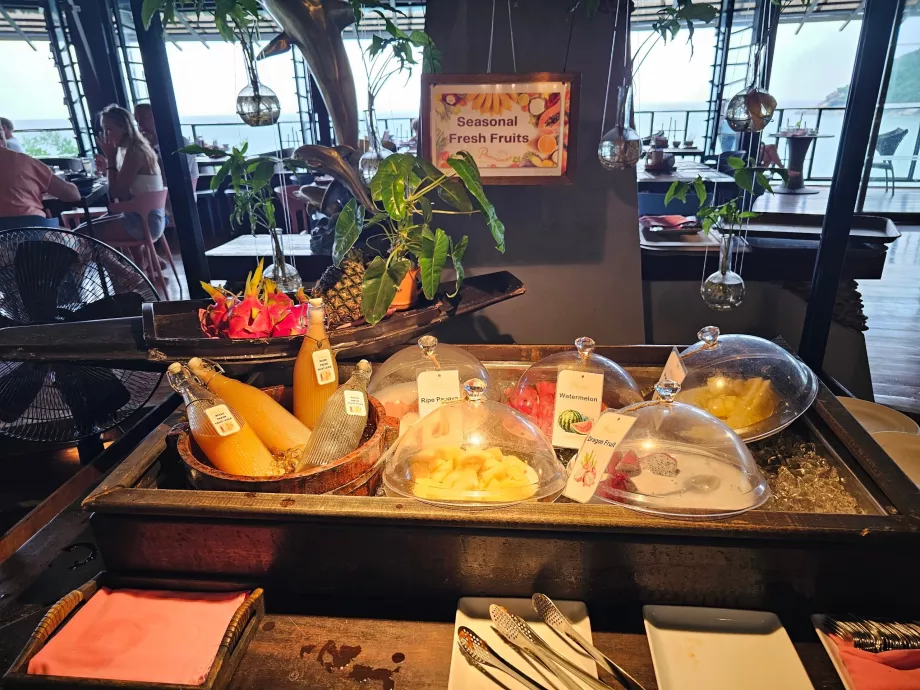 Breakfast: juices and freshe