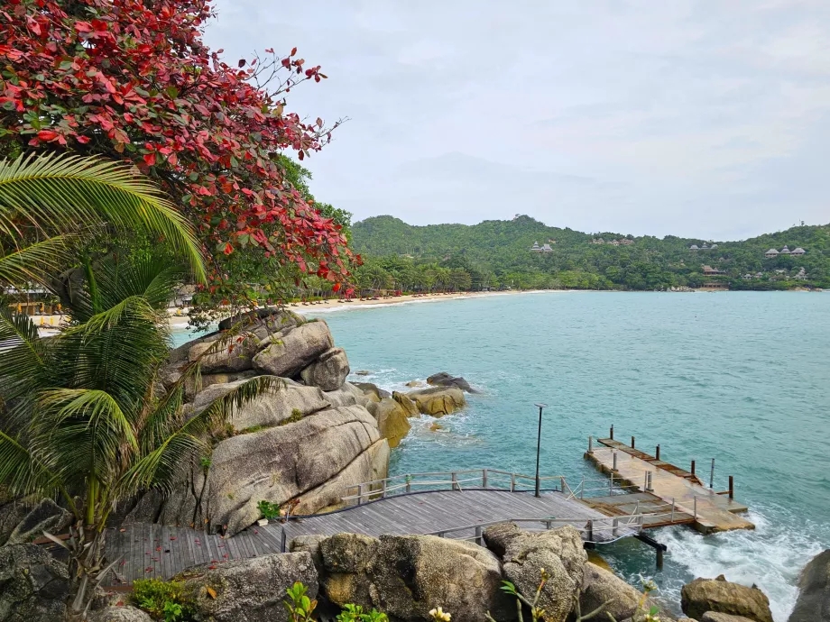 Coast around the hotel