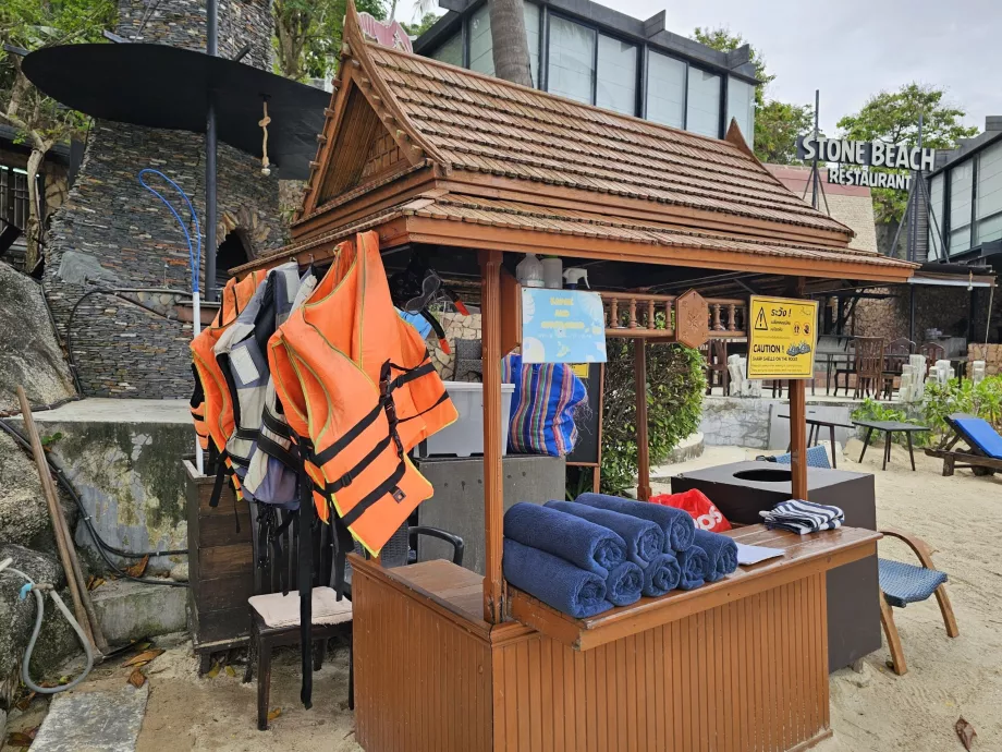 Towel rental on the hotel beach