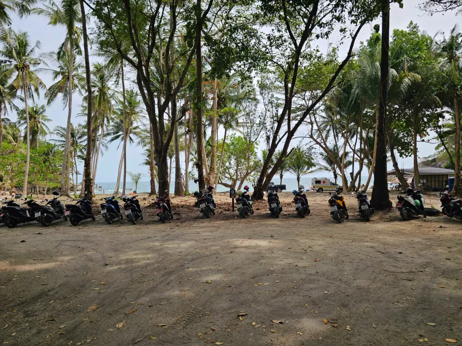 Parking at Haad Sadet beach