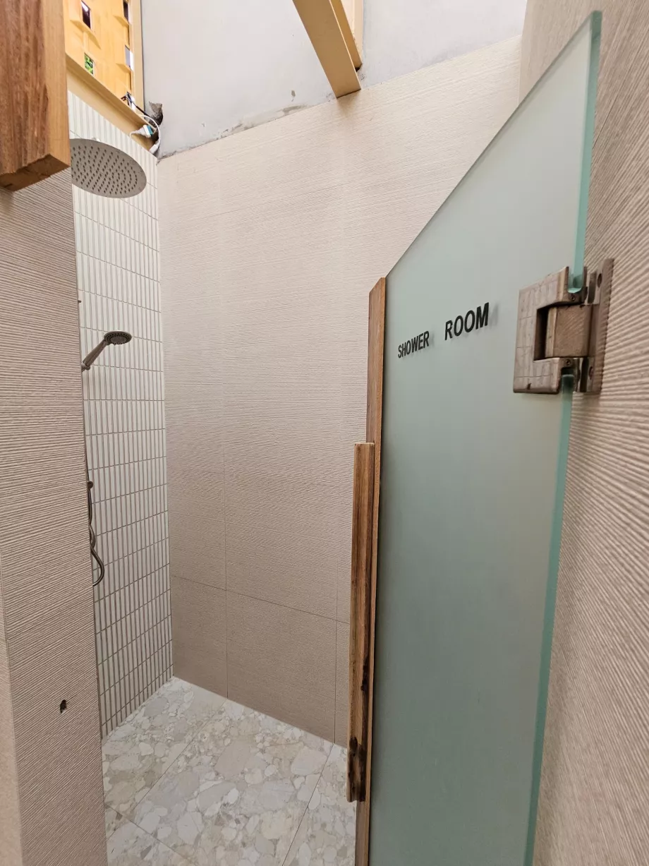 Rin Nai Beach, free showers