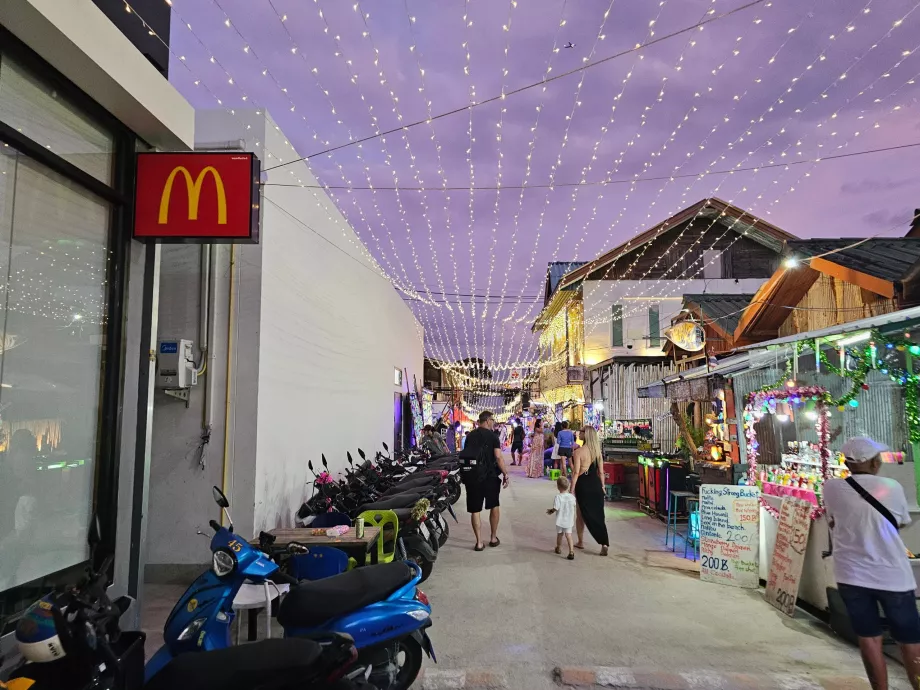 Haad Rin Walking Street