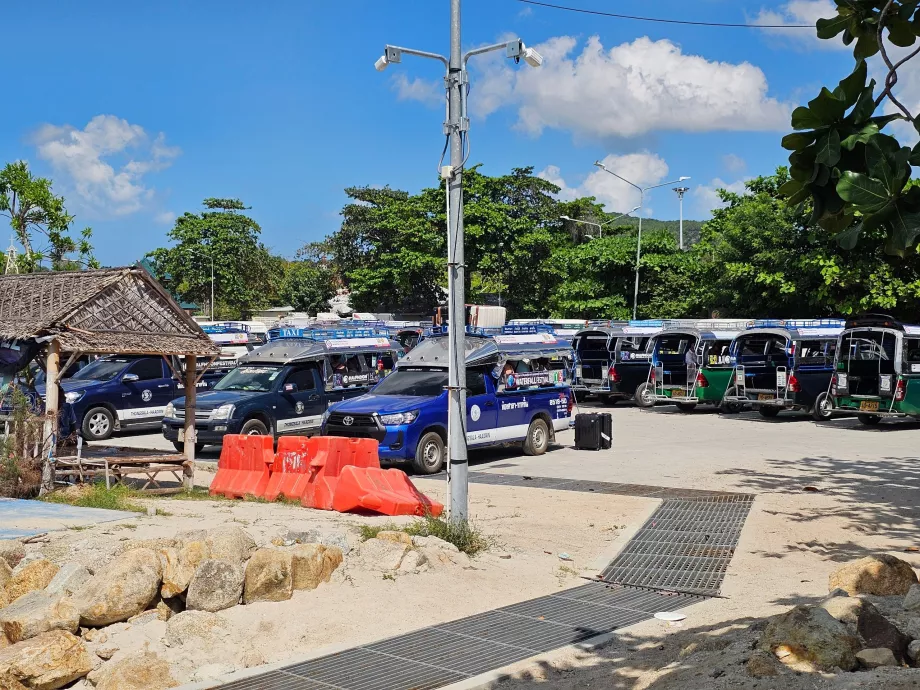 Shared taxi stand at Thong Sala pier