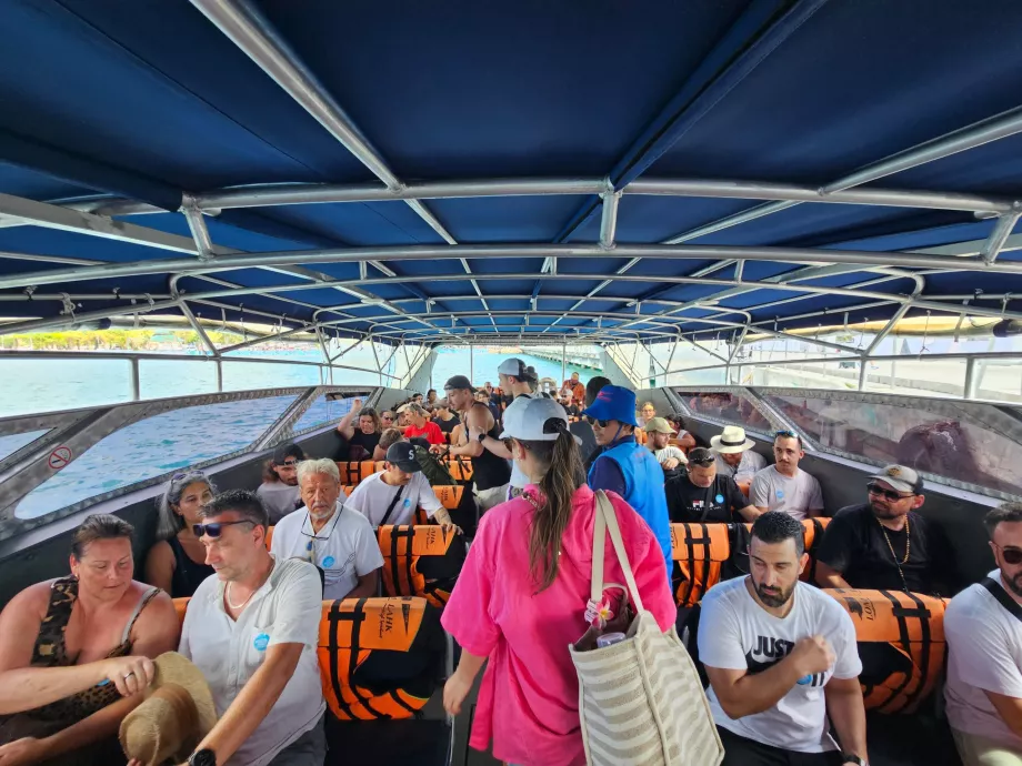Inside the speedboat Koh Phangan - Koh Samui