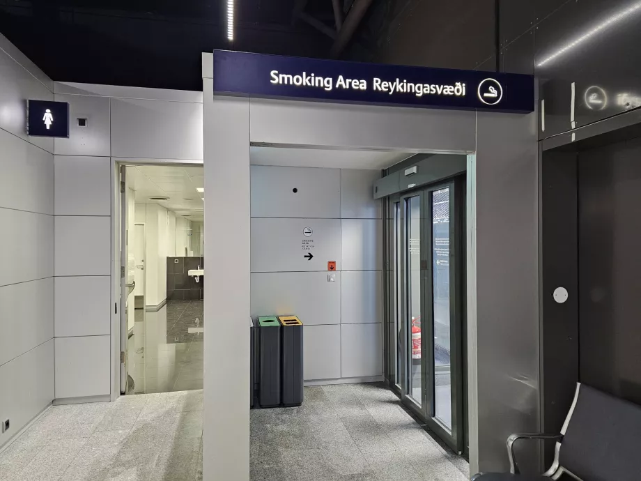 Smoking rooms after security check