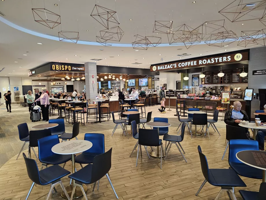 Restaurant in the transit section