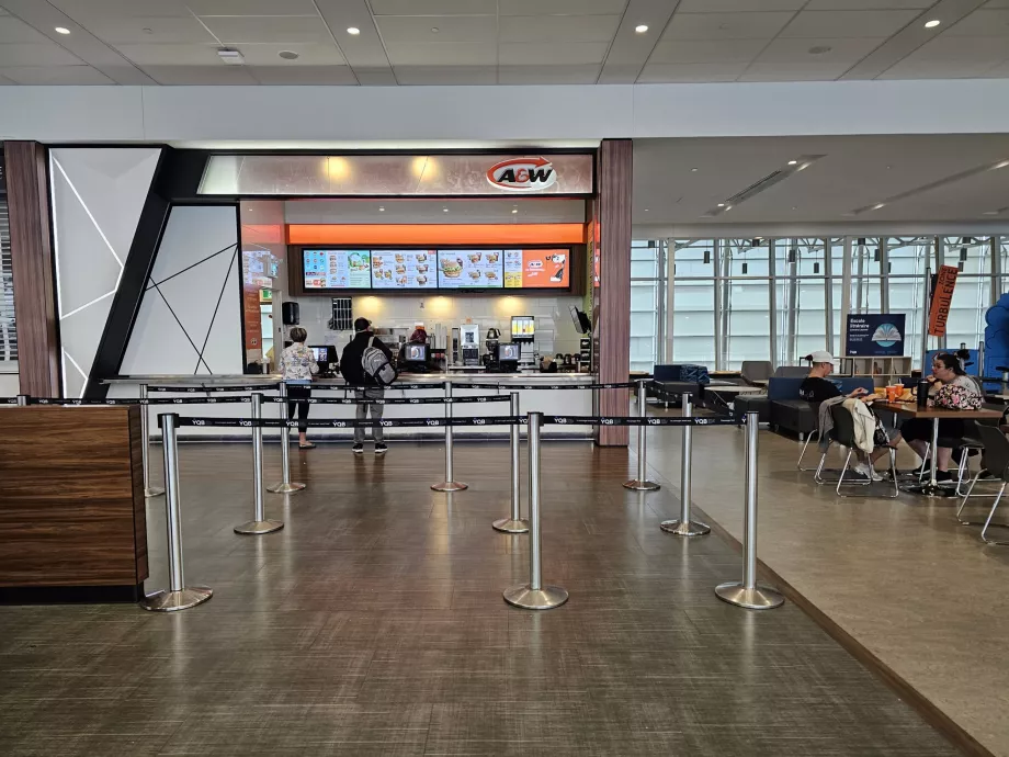 Fast Food in the transit zone