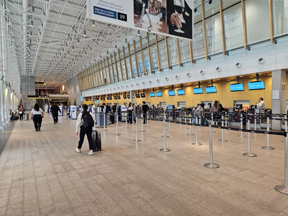 Quebec City Airport departure lounge