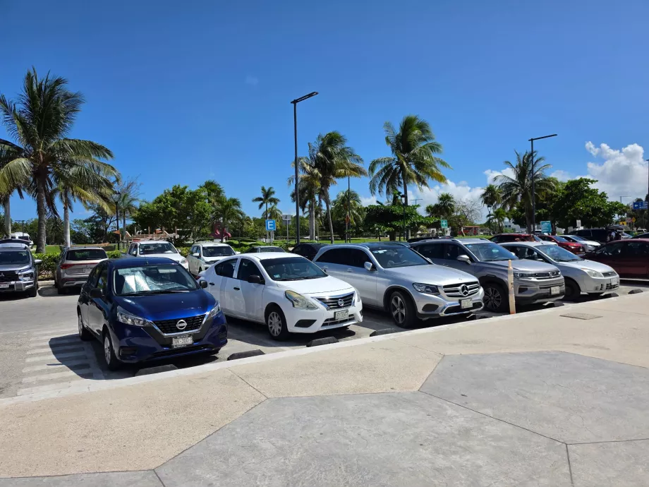 Free car park at Playa Langosta