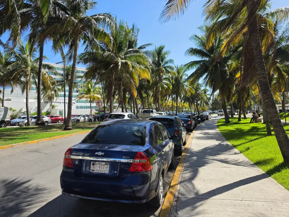 Parking in Punta Cancún
