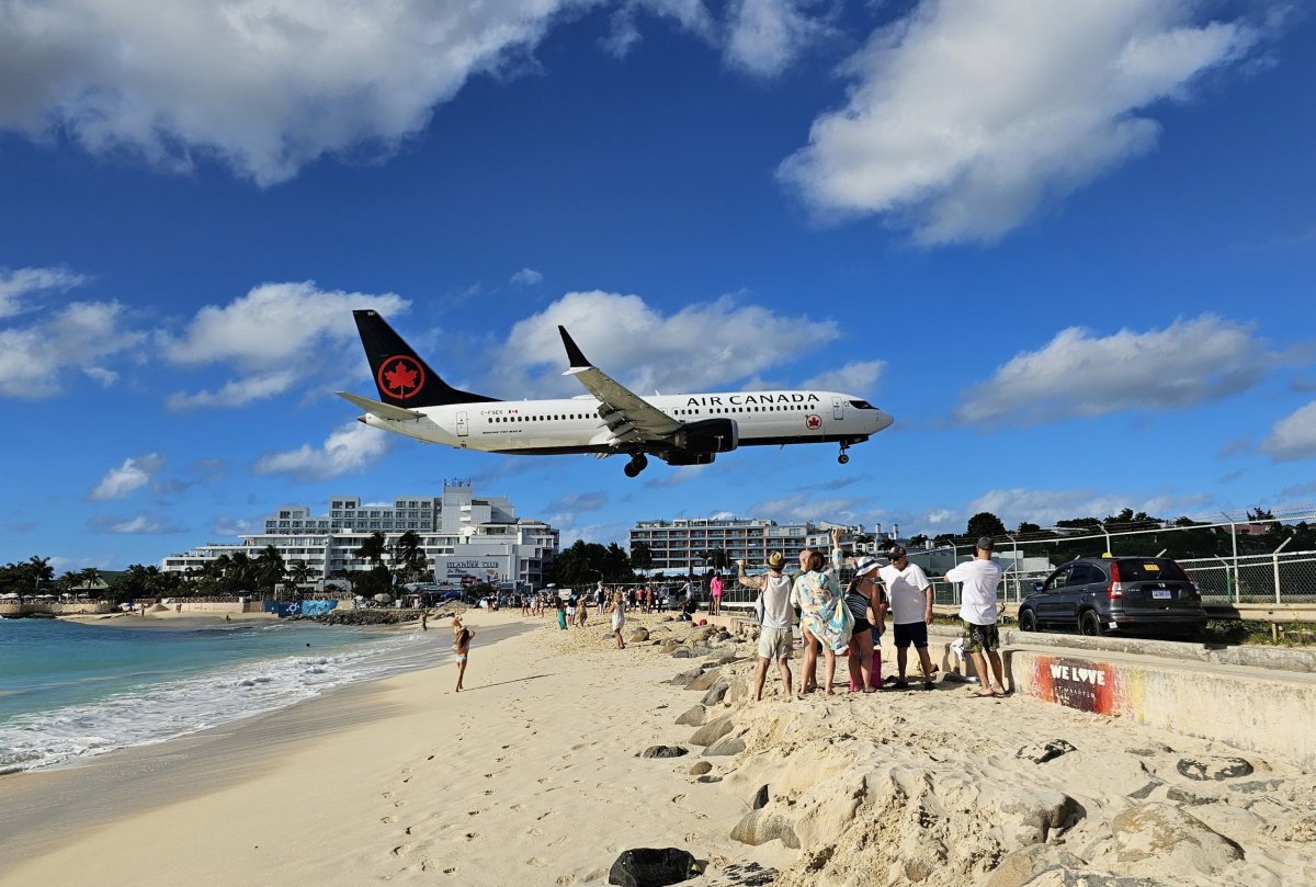 Saint Martin Airport (SXM) - your ultimate guide