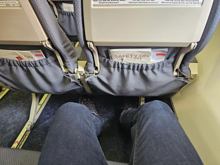 Legroom in the Dash 8-200