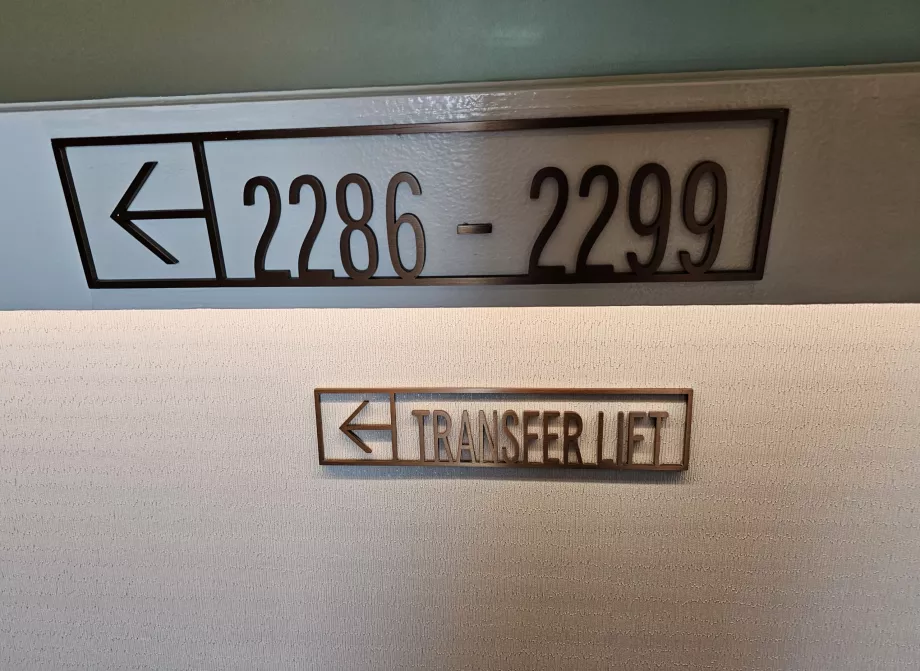 Transfer between lifts