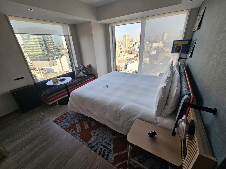 Room on the 18th floor