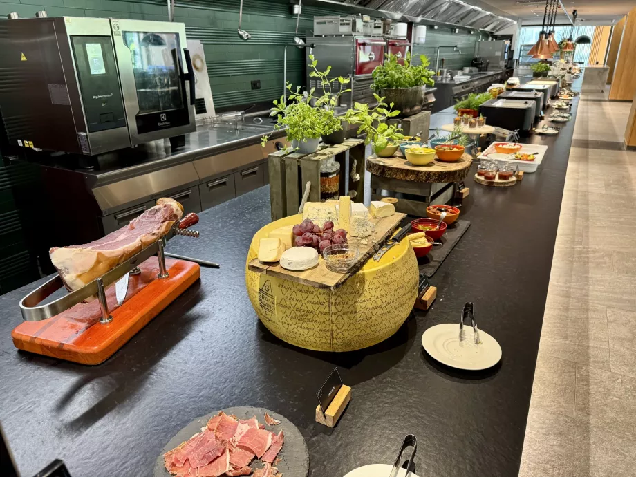 Breakfast buffet