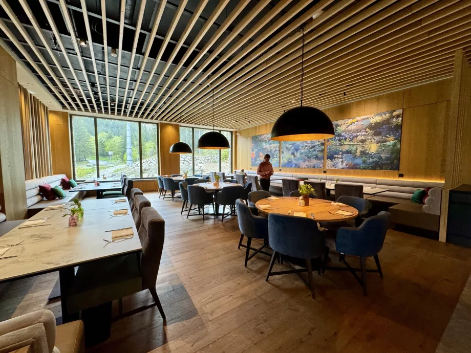 Restaurant for breakfast