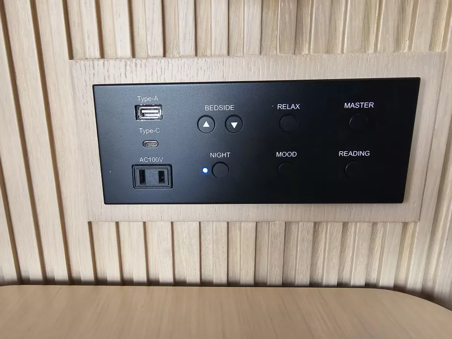Sockets and USB-connectors at the bedside