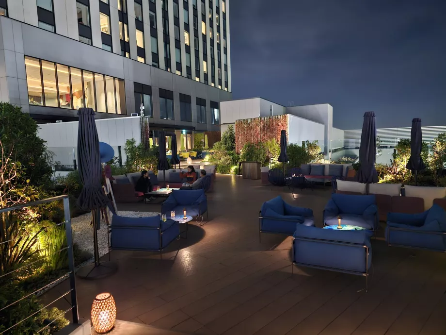 Outdoor terrace of the restaurant Gallery 11