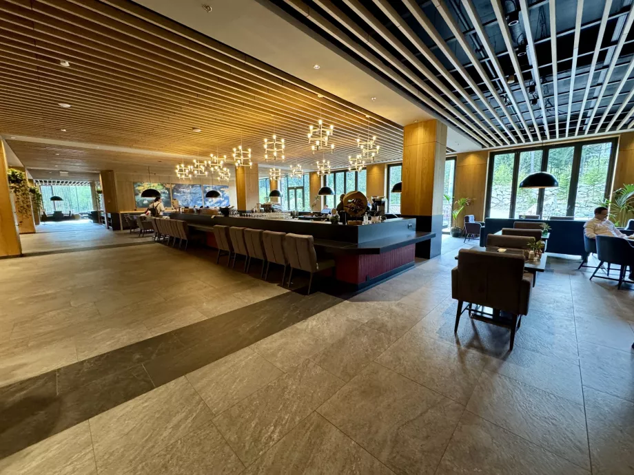 Breakfast bar