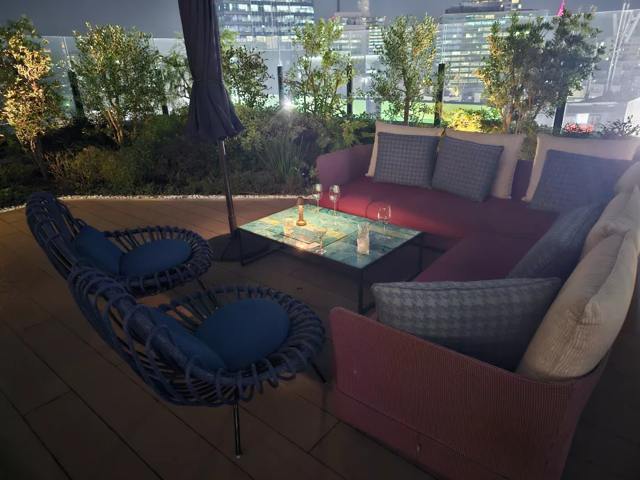 Outdoor terrace of the restaurant Gallery 11