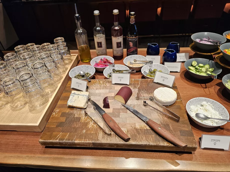 Breakfast - cheese, olives and oils