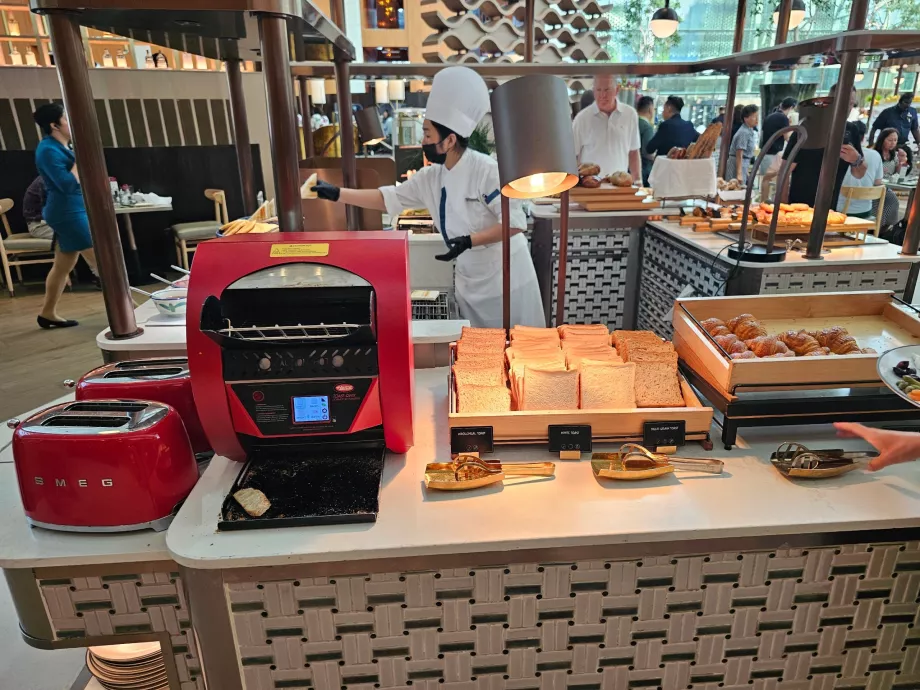 Breakfast at the Rise Restaurant