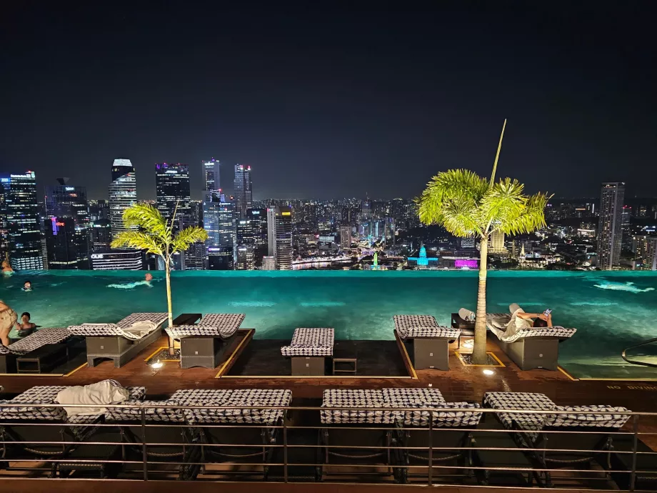 Night lighting of the rooftop swimming pool at the MBS Hotel