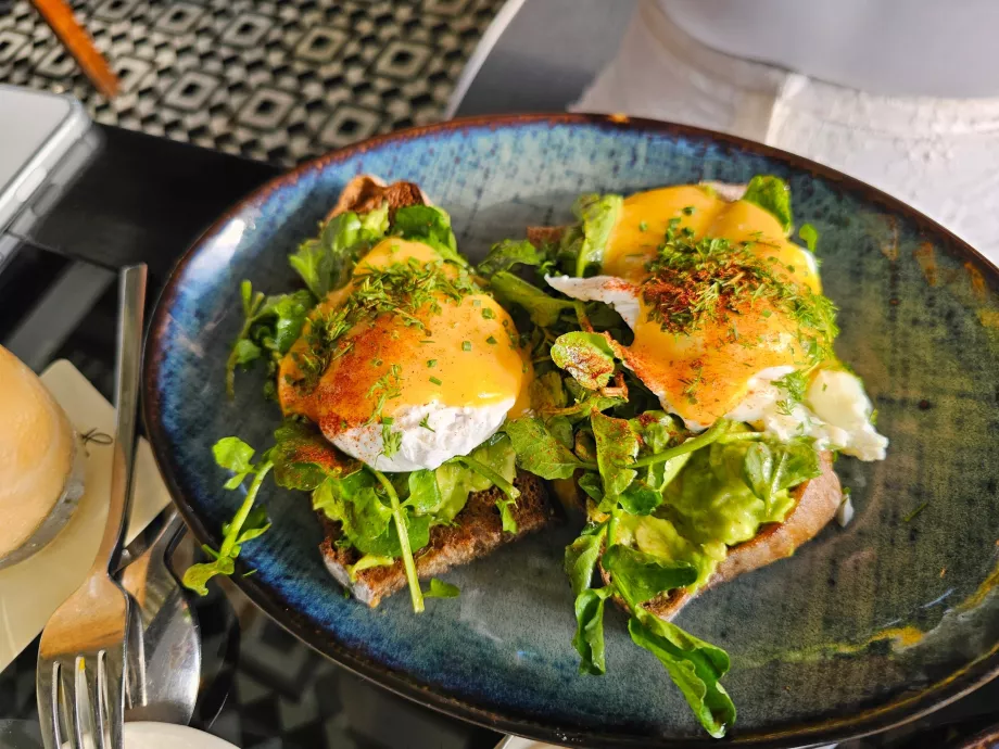 Breakfast in Spago Bar