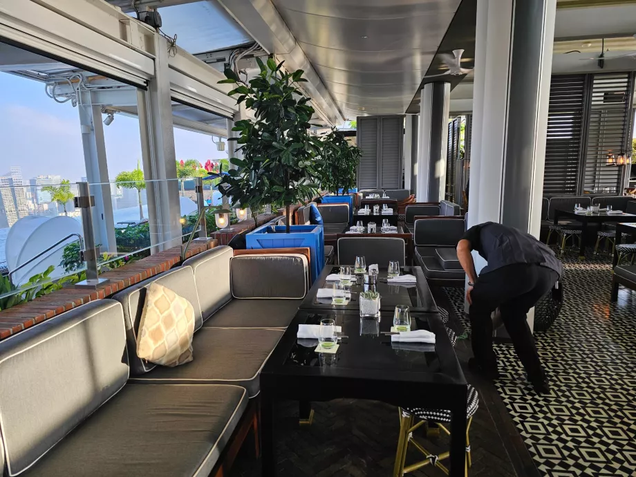 Breakfast in Spago Bar