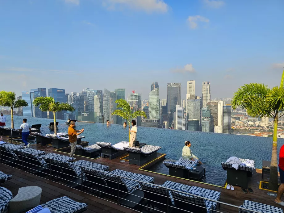 Infinity pool at MBS Hotel