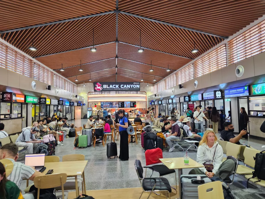 Land transport terminal