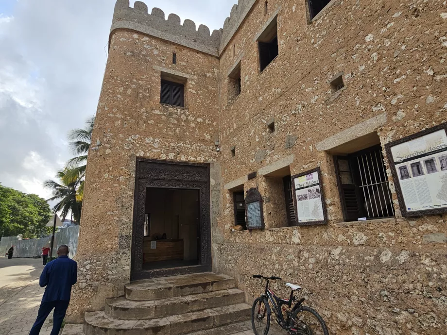 Old Fort, main entrance