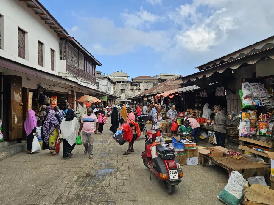 Darajani Souk, food sales