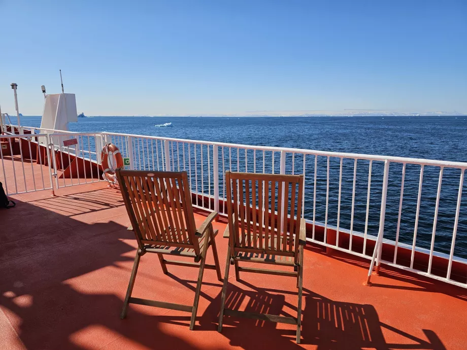 Upper deck