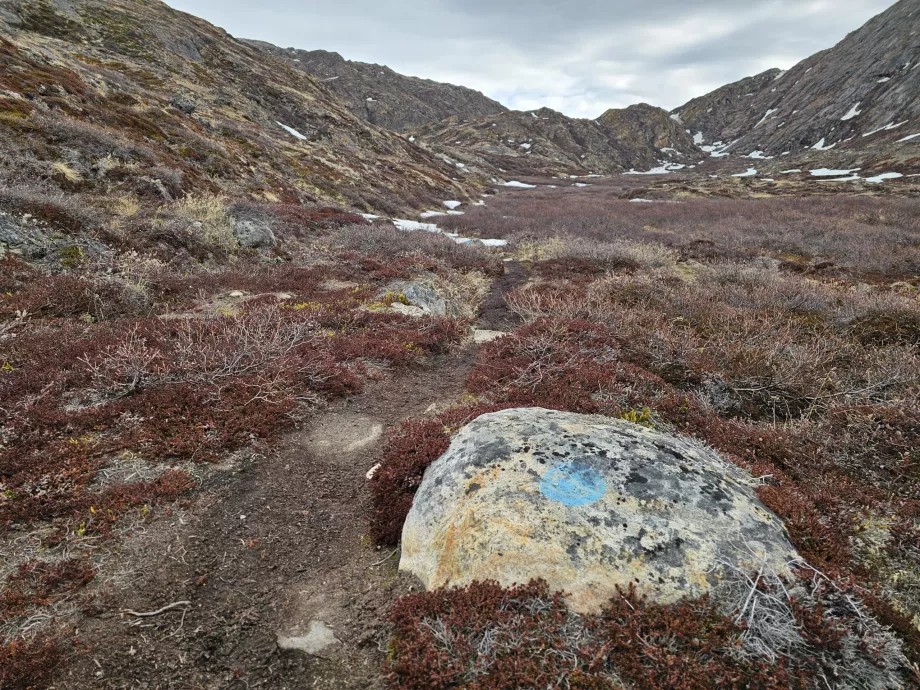 Palasip Qaqqaa trail signs